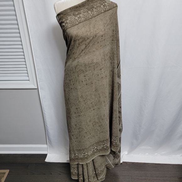 Gray/grey, brown, white sanskrit print polyester saree/sari for party - Picture 11 of 11